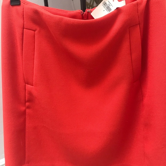 NWT Banana Republic mini skirt in size 4. - Picture 2 of 7